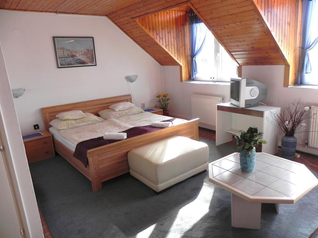 Hotel Monika Panzio Tata Exteriér fotografie