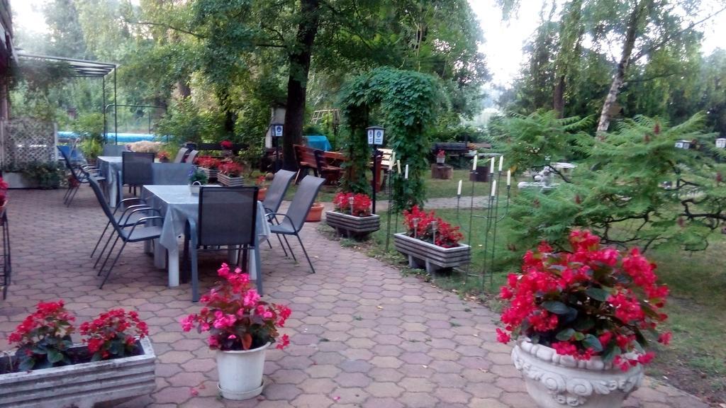 Hotel Monika Panzio Tata Exteriér fotografie